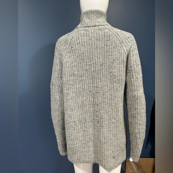 Liz Claiborne grey turtleneck sweater NWOT - Picture 3 of 3